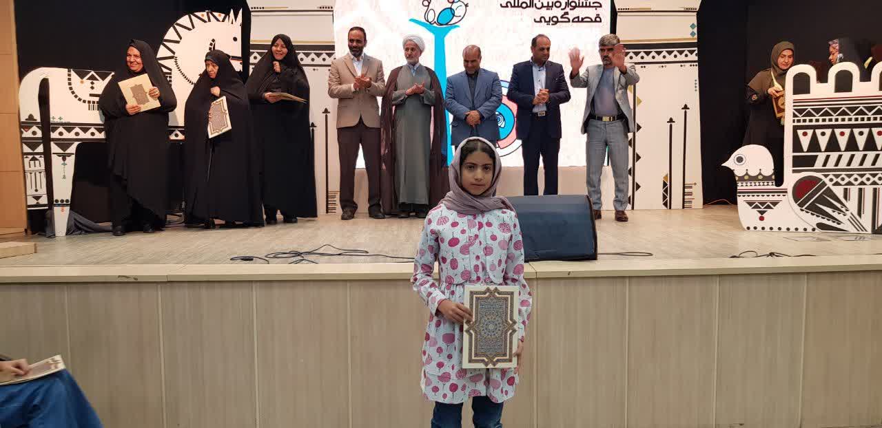 دانش آموز اناری خاطره حسینی عضو کتابخوان برتر استان کرمان شد