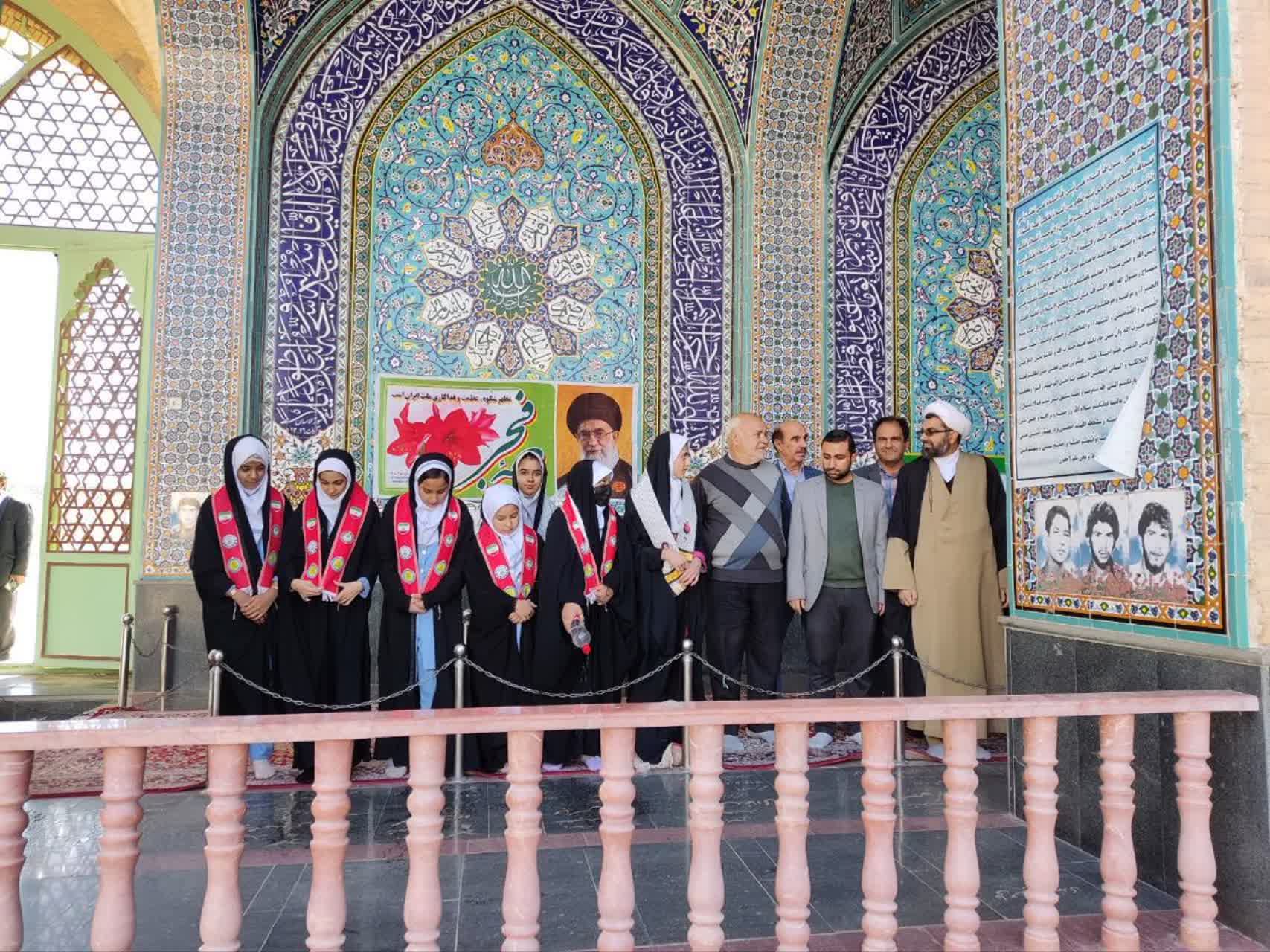 برگزاری مسابقه میهمانی لاله ها در شهرستان انار